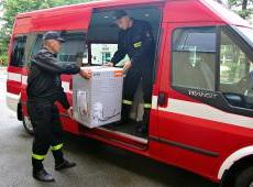 Opryskiwacze, płyny wirusobójcze oraz środki ochronne dla ochotniczych straży pożarnych z terenu powiatu wadowickiego.