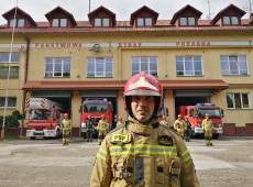 Strażacy Komendy Powiatowej Państwowej Straży Pożarnej w Wadowicach w akcji "Gaszyn Challenge".